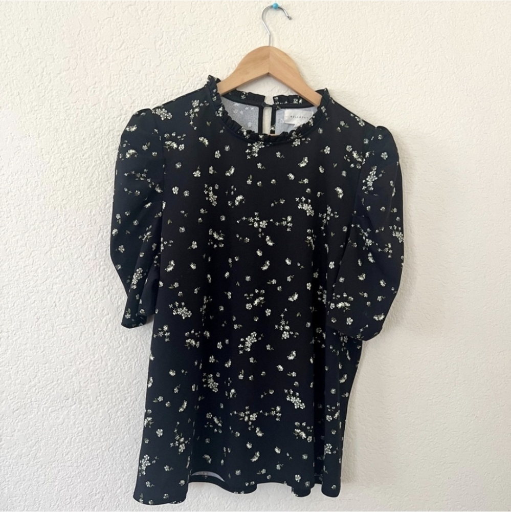 Black and Yellow Puff Sleeve Top Size XL